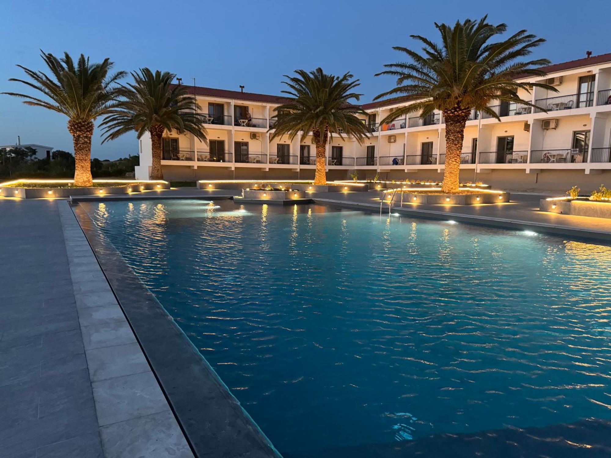 Aeolos Hotel Kamariotissa エクステリア 写真